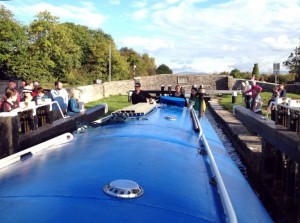 Watching a barge in the Kildare countryside by Bargetrip.ie