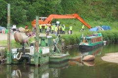 28-Dredging-on-Barrow-at-Clashganny-Lock-June-2013-by-NBThePuzzler